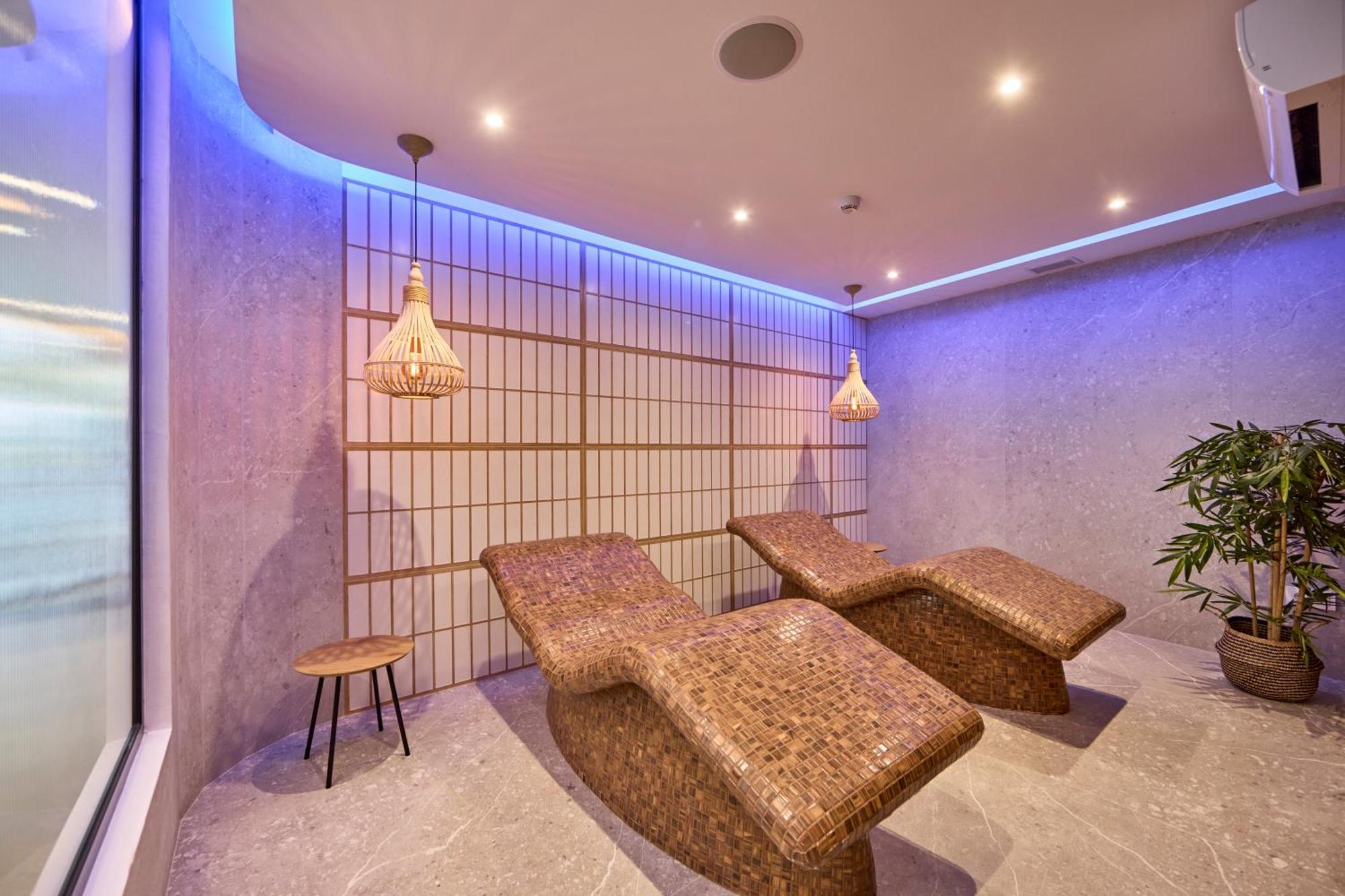 Tomir Portals Suites - Adults Only بورتالس نوس المظهر الخارجي الصورة