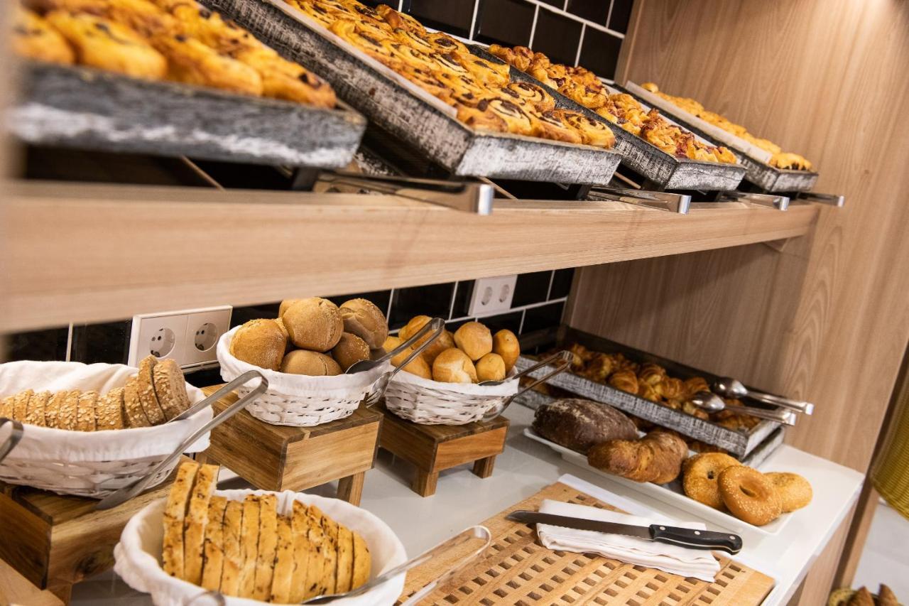 Tomir Portals Suites - Adults Only بورتالس نوس المظهر الخارجي الصورة